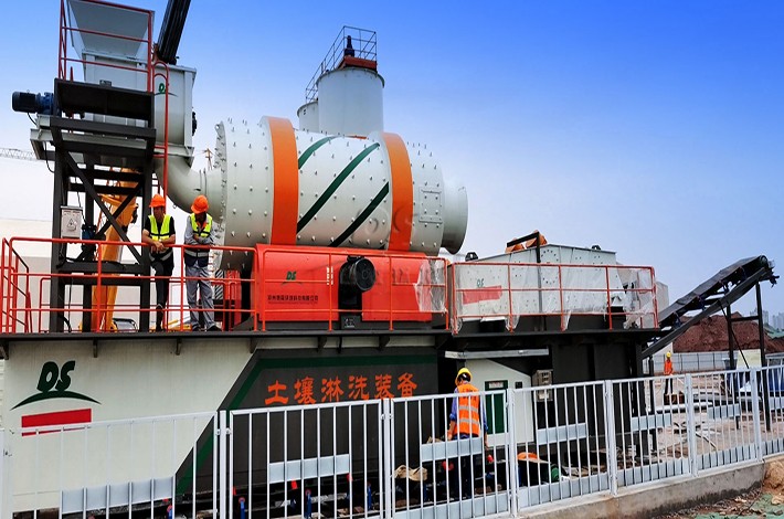撬裝式土壤淋洗模塊安裝現(xiàn)場 撬裝式土壤淋洗模塊安裝現(xiàn)場
